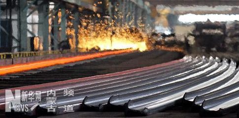 包钢领跑全球 自主研发打造世界最先进高速钢轨生产线